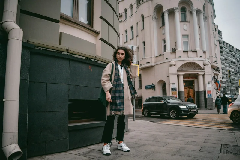 City-Trip Styles: Bequeme & modische Outfits für lange Touren