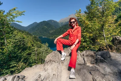 Wandern bei Hitze: Outfit Inspiration Wetter & KI Styling