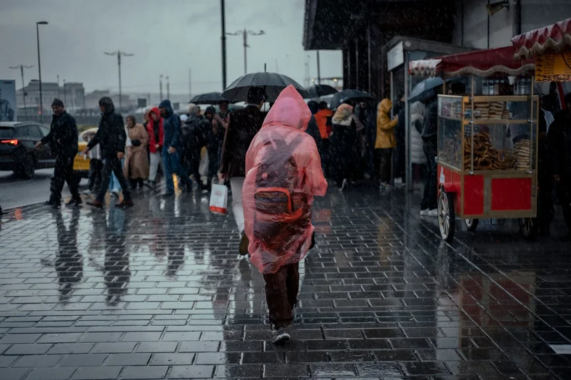Cute Rainy Day Outfits: Stylish Rainy Day Fashion Trends