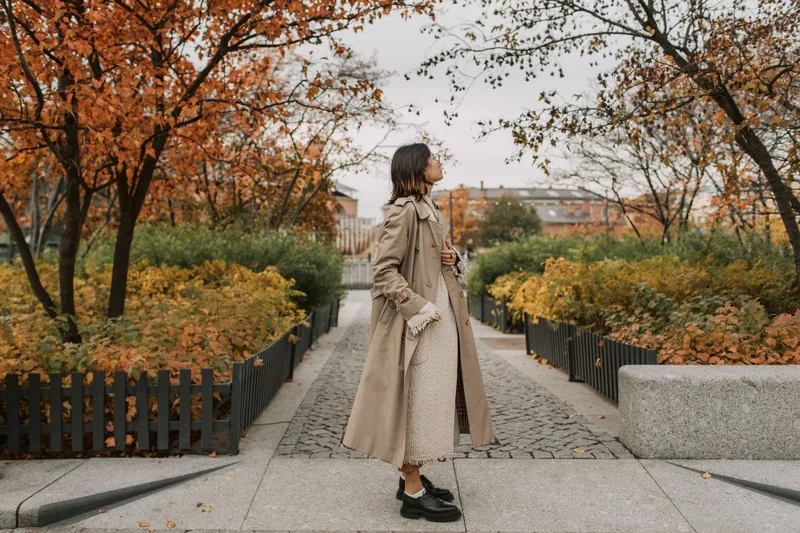 Spring Transition Outfits: Style Summer Clothes for Autumn