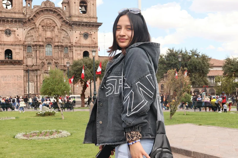 오늘 뭘 입어야 할까? 현재 날씨에 적합한 티셔츠 여행 코디